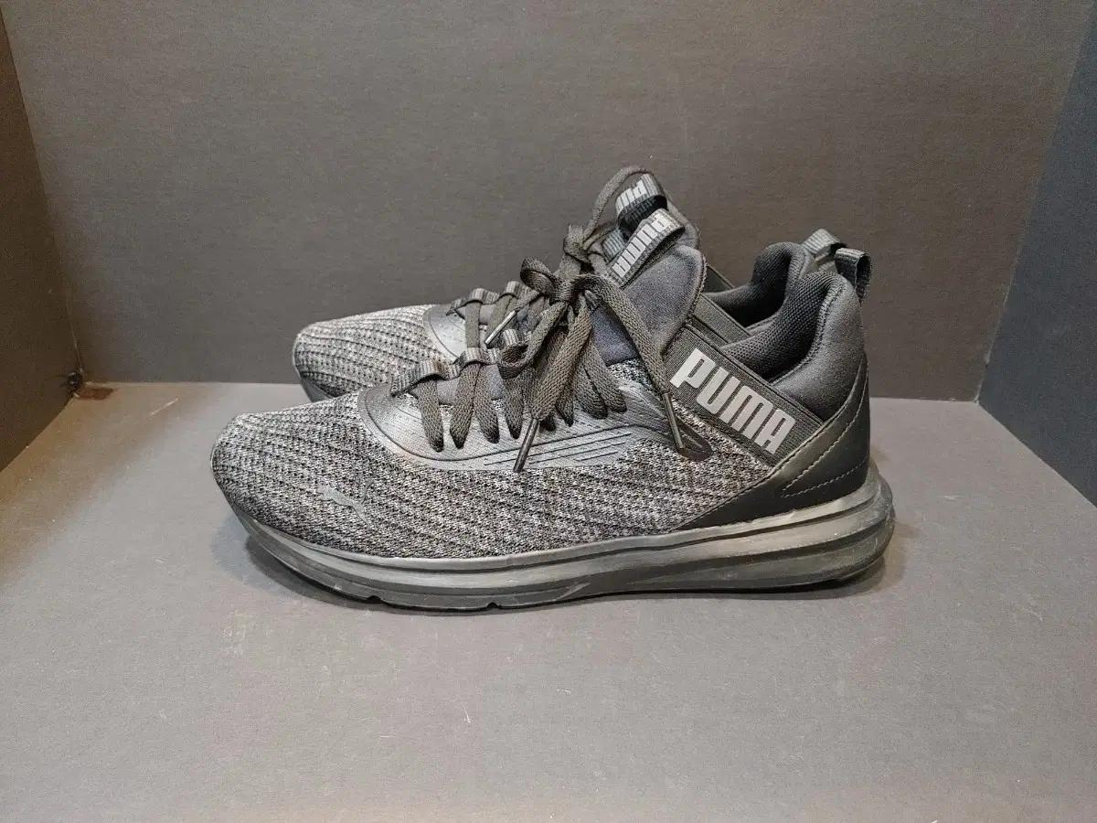 푸마 남성 블랙 운동화 메쉬 265mm