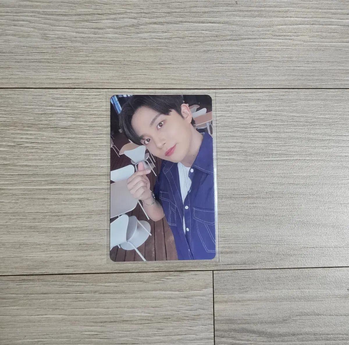 에이티즈 종호 썸머포토북 포카