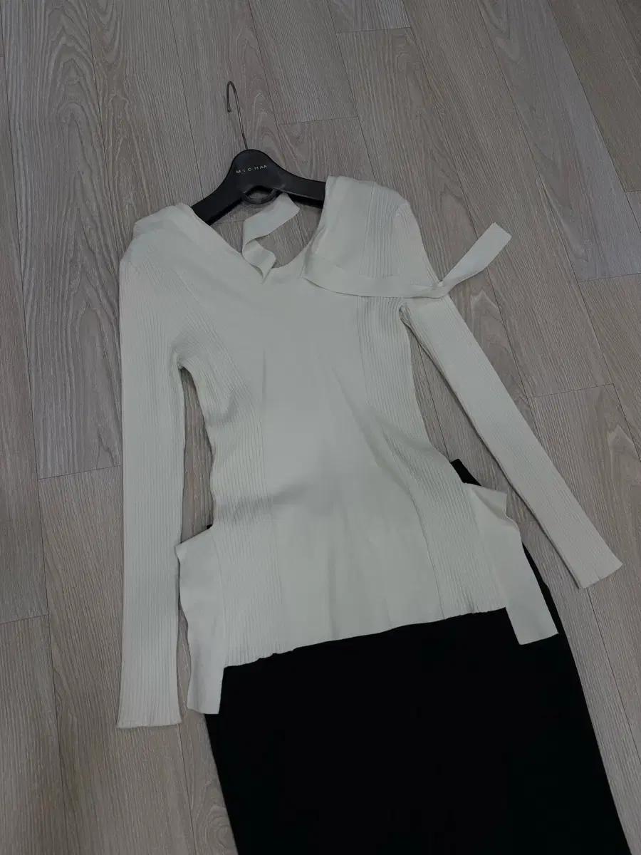 MICHAA미샤 스카프니트