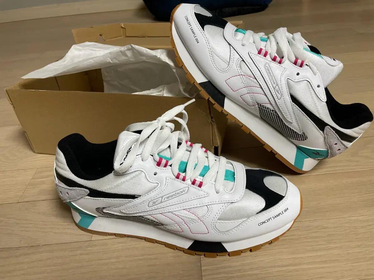리복클래식 CL LTHR ATI 90s 265 사이즈