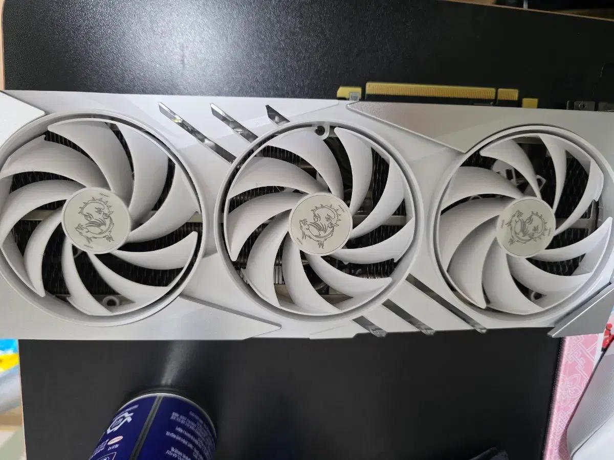 MSI RTX4070TI 화이트 그래픽카드