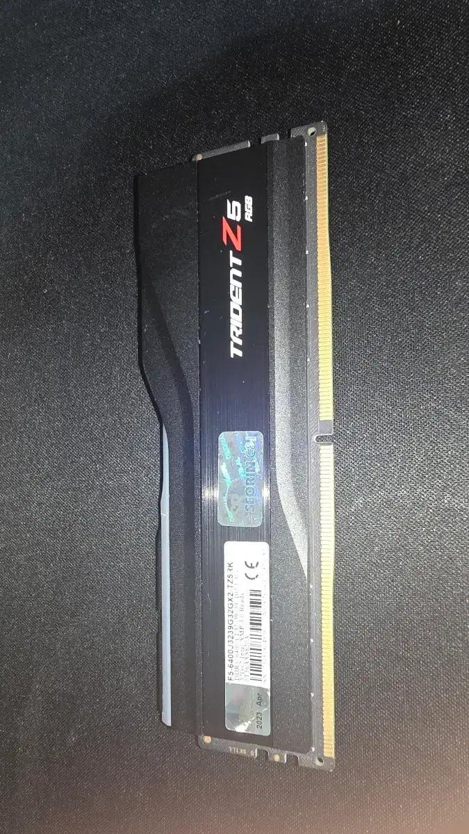 지스킬 트라이던트 Z5 RGB 32GB 램