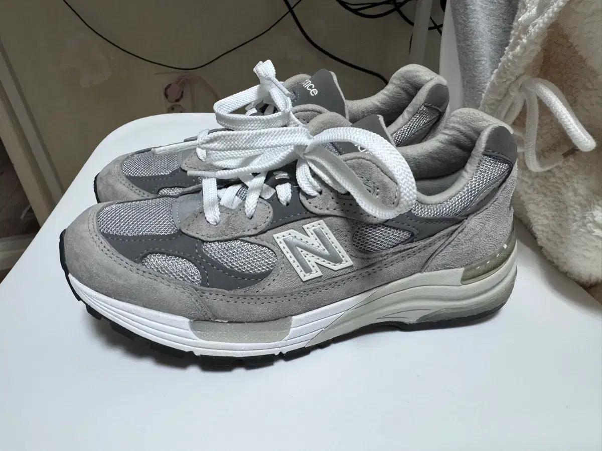 뉴발란스 992 225사이즈 M992GR