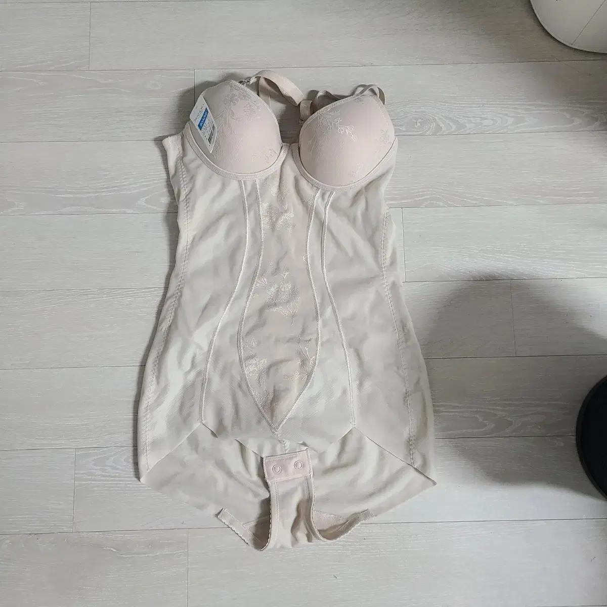 새제품)비너스 판도라 올인원 80A