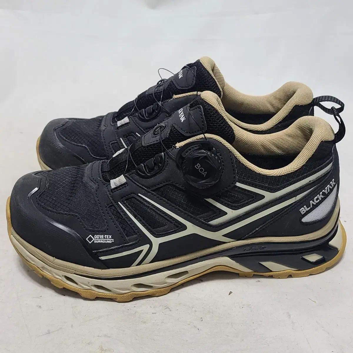 3) 265 블랙야크 고어텍스 보아 트레킹화 A급