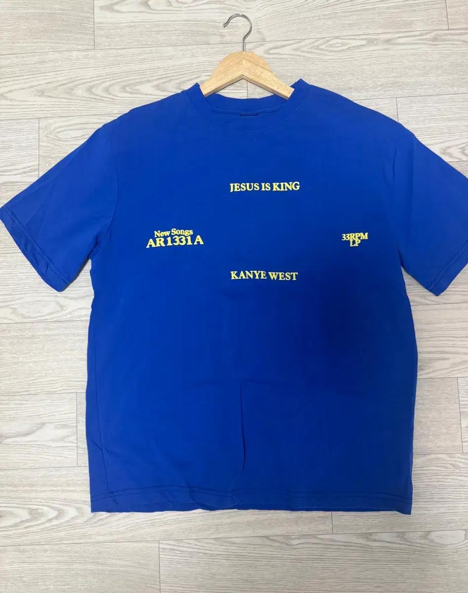 yeezy Jesus Is King 반팔 티셔츠 M