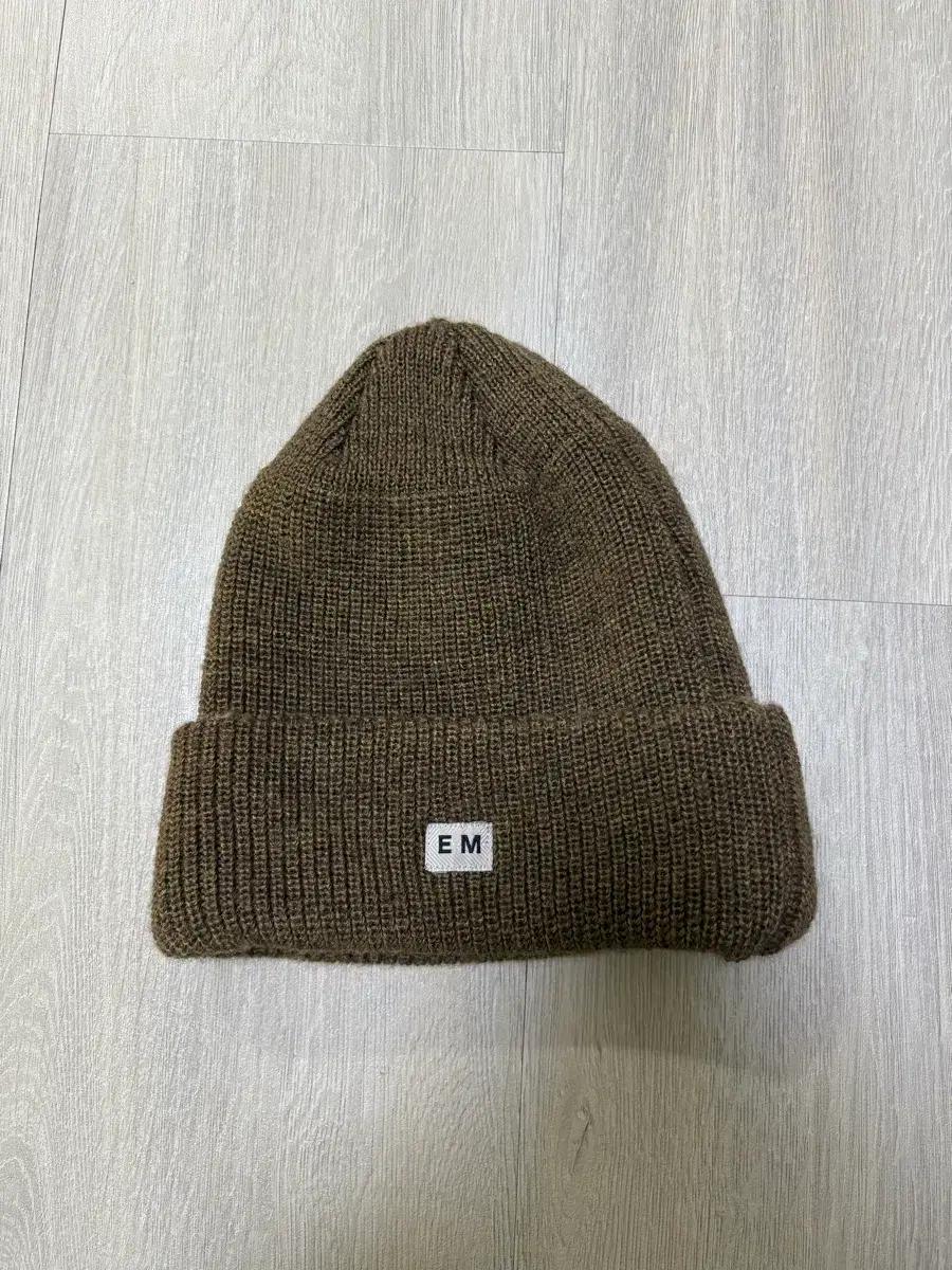 ends and means watch cap