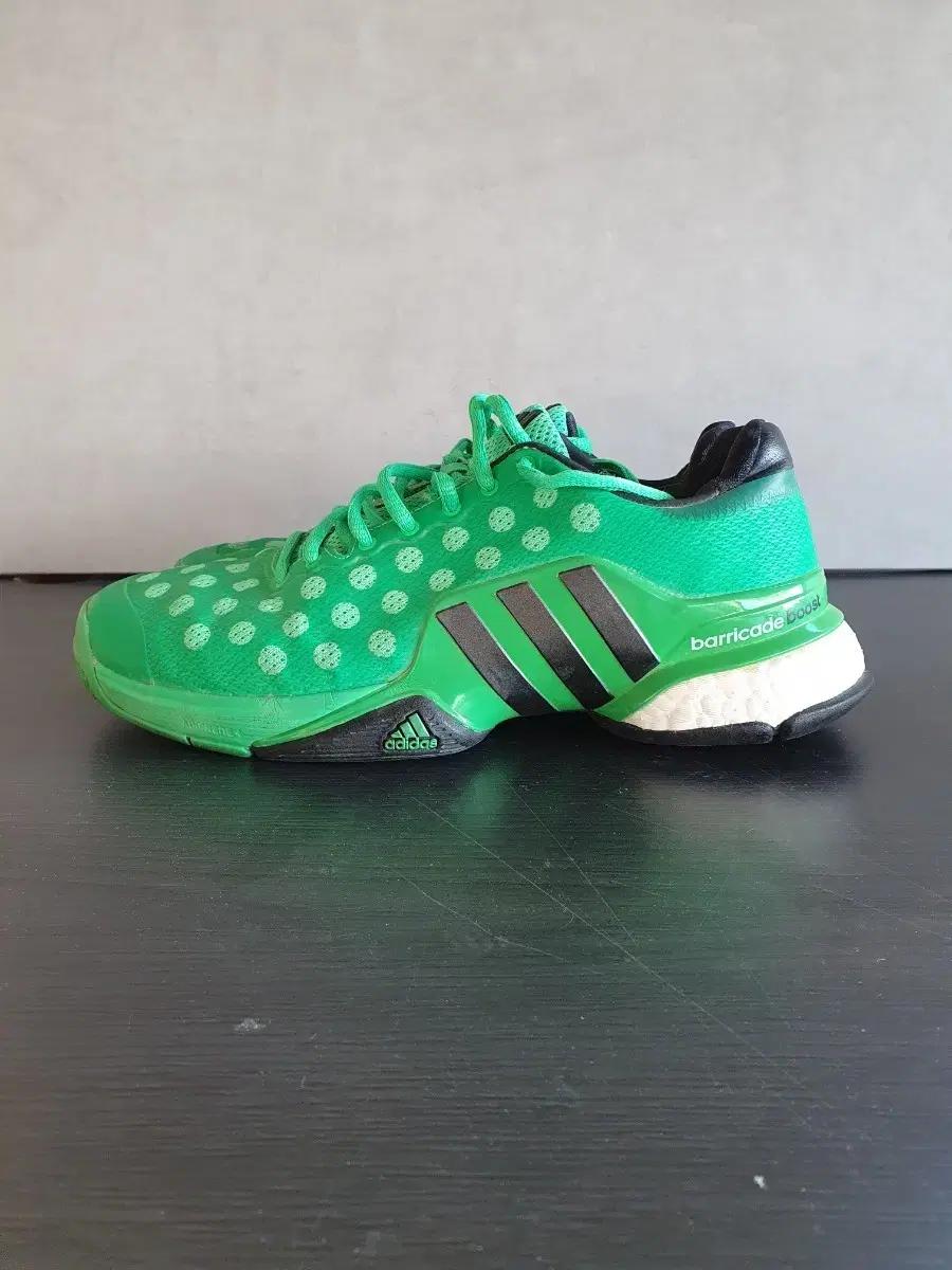아디다스 바리케이드 부스트 그린 테니스화 (260)