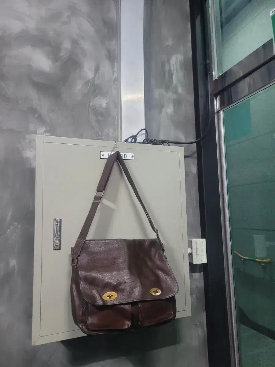 MULBERRY 멀버리 소가죽 크로스백