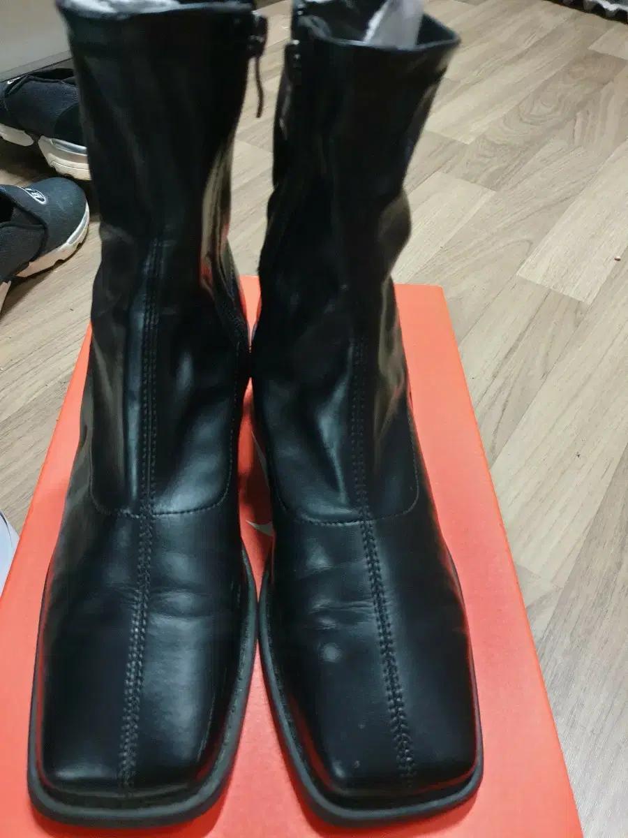 SHOOPEN 블랙 앵클 부츠