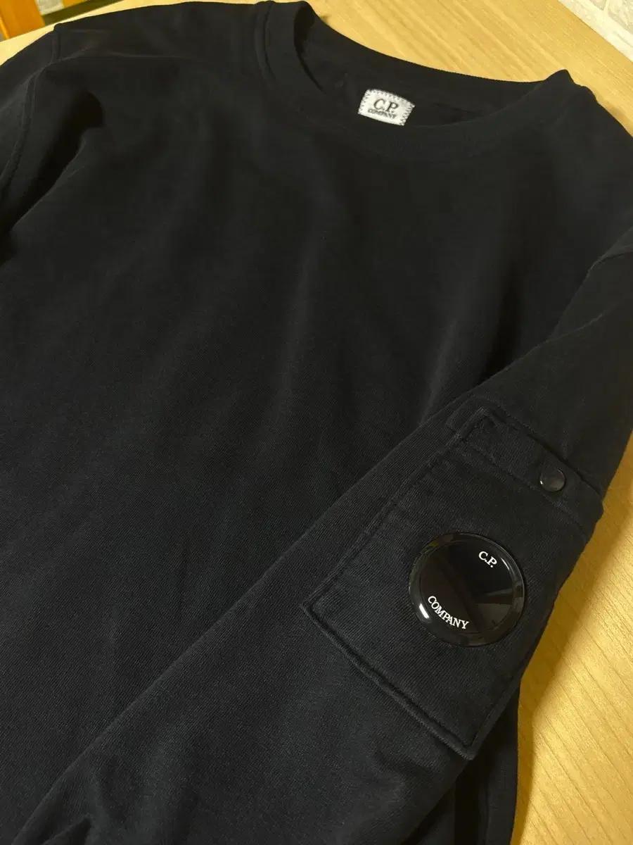 [정품] cp컴퍼니 맨투맨 M