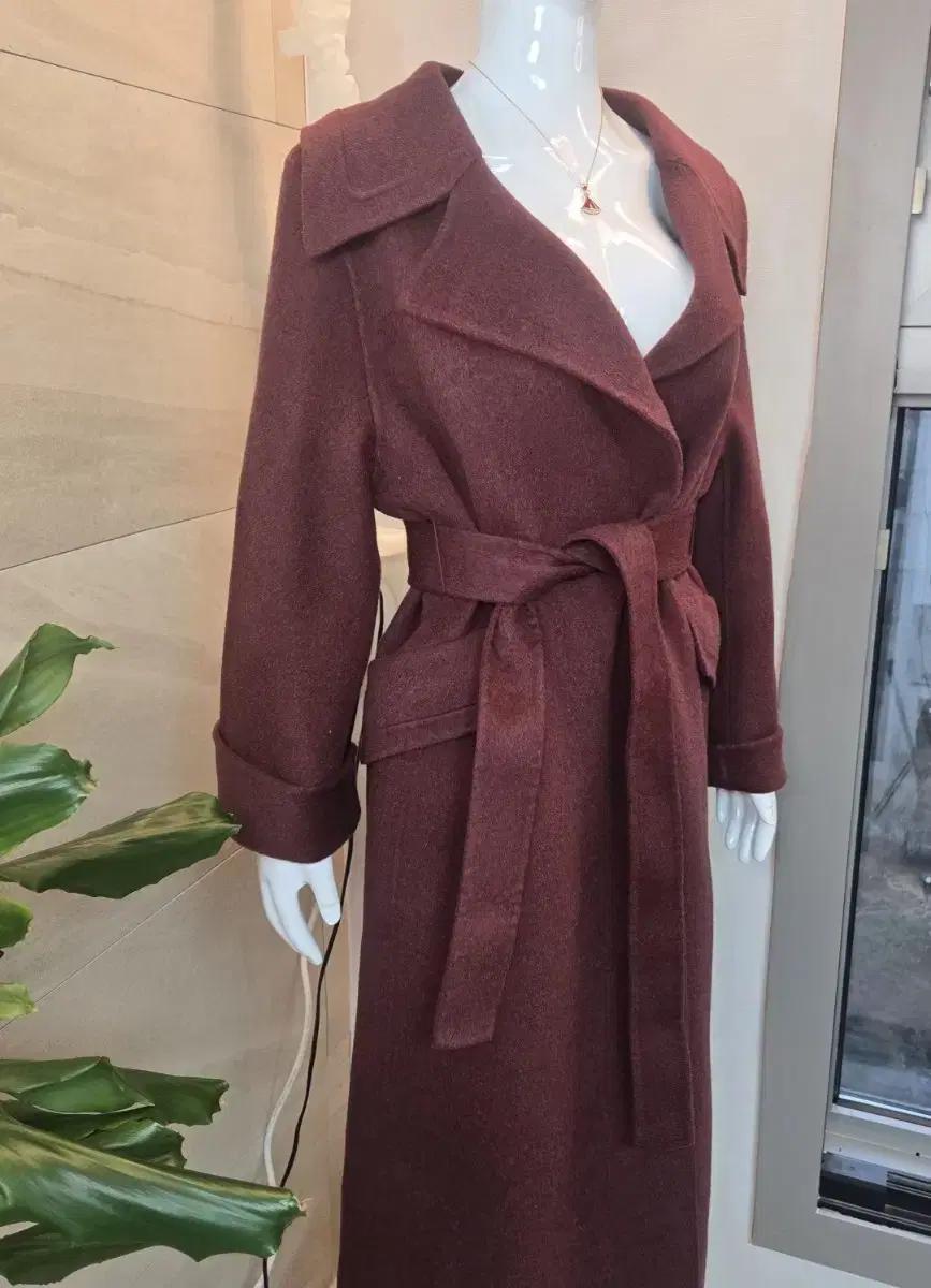 입는 순간 고급미 폭발  미샤 캐시미어 버건디 벨티드 코트