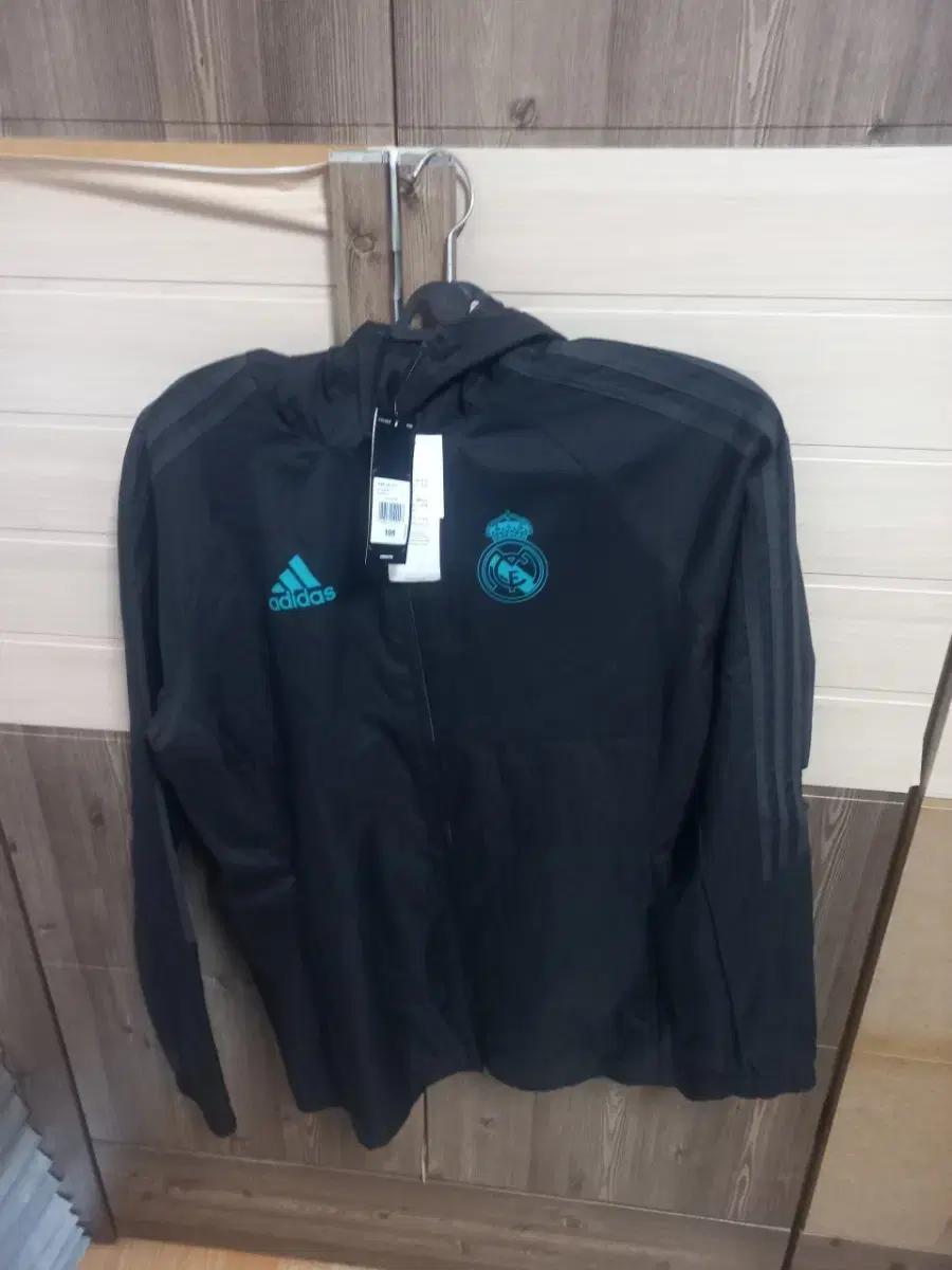 아디다스 레알마드리드 바람막이 블랙