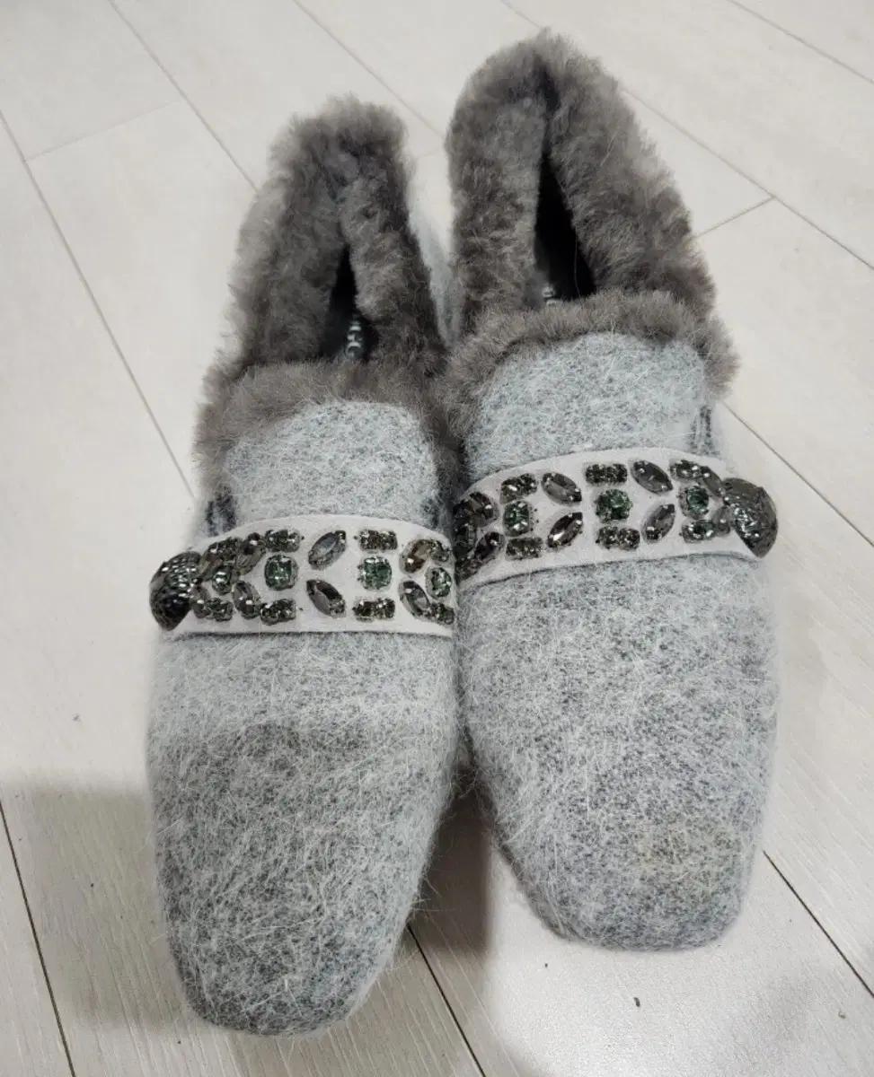 UGG  여성 털 로퍼 245