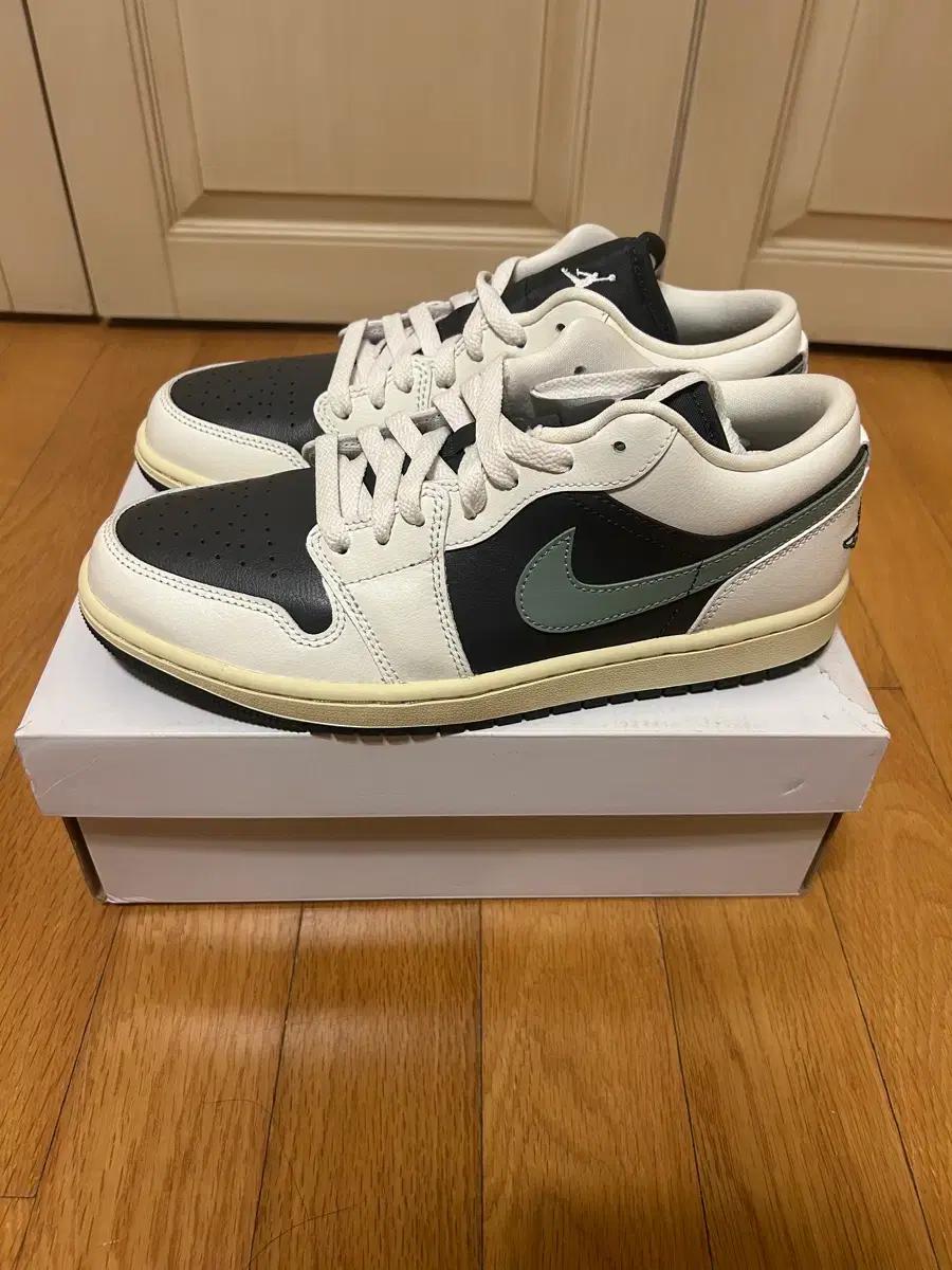 조던 1 로우 앤트러사이트 세일 270 260