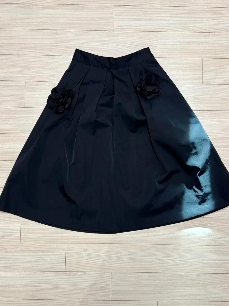 au lat made rose skirt(black) 샵오레스커트