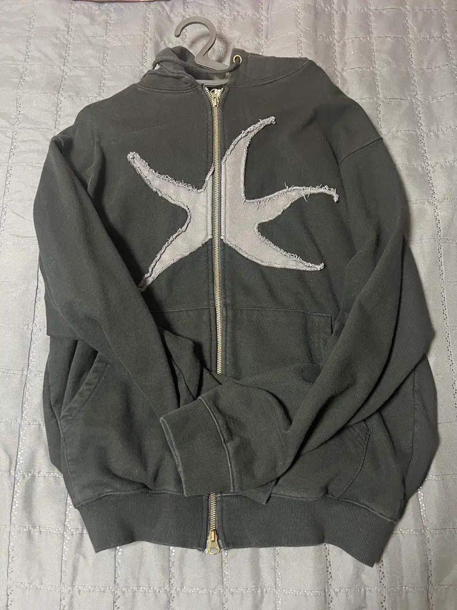 더콜디스트모먼트 불가사리 후드집업