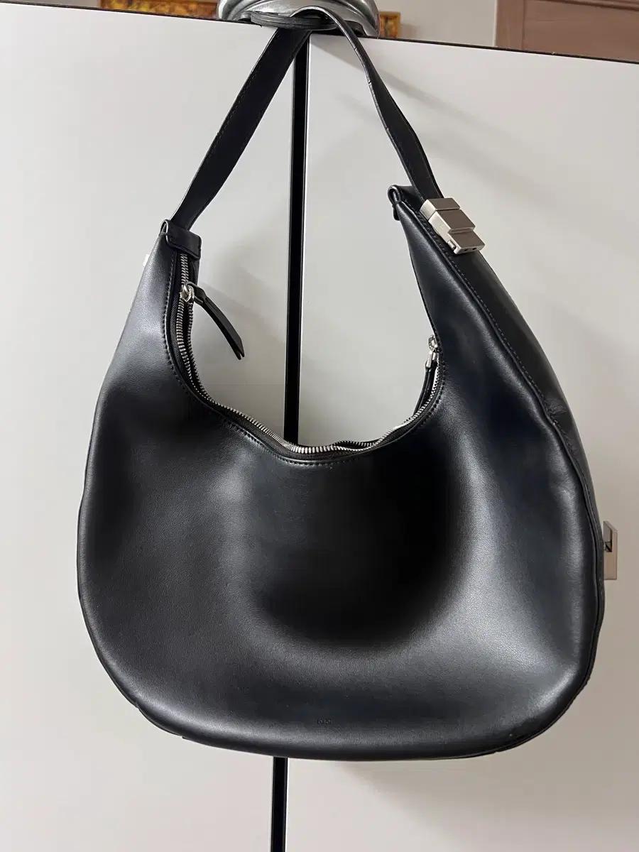 오소이 토니 호보 블랙 숄더백