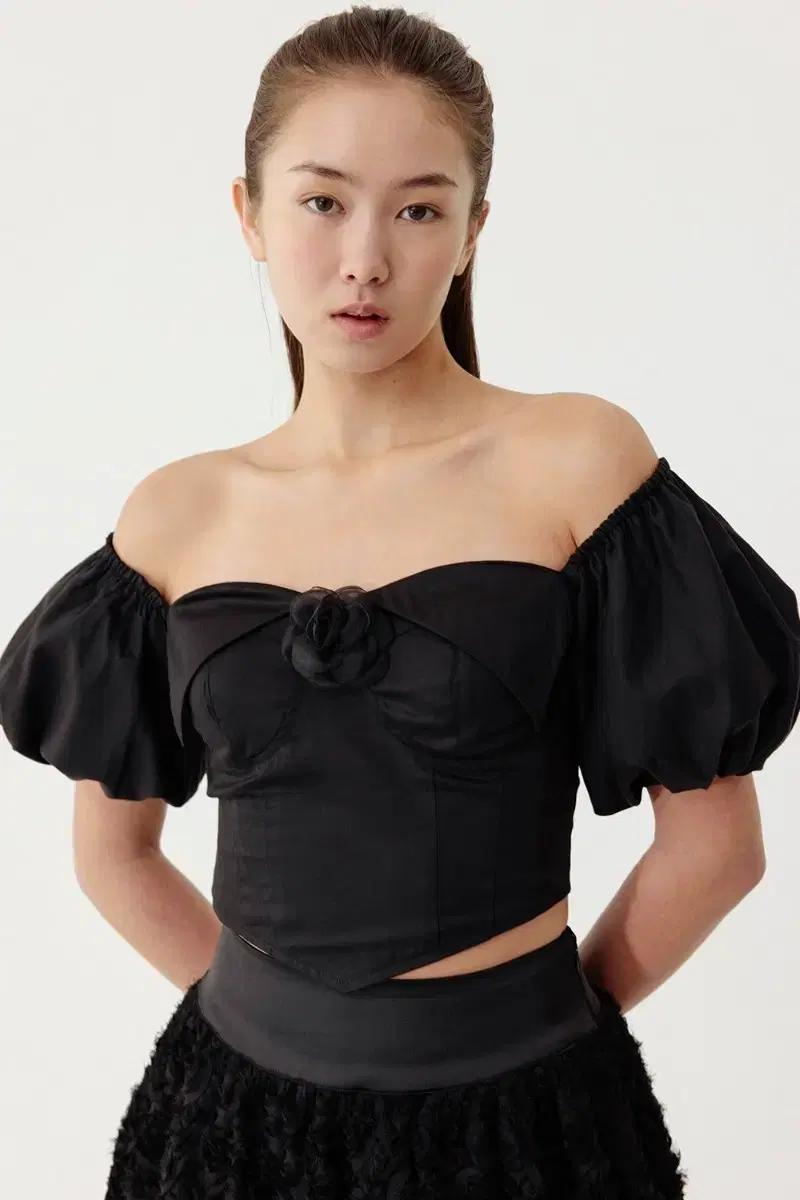 급처 새상품) 더티스 rosy puff blouse M