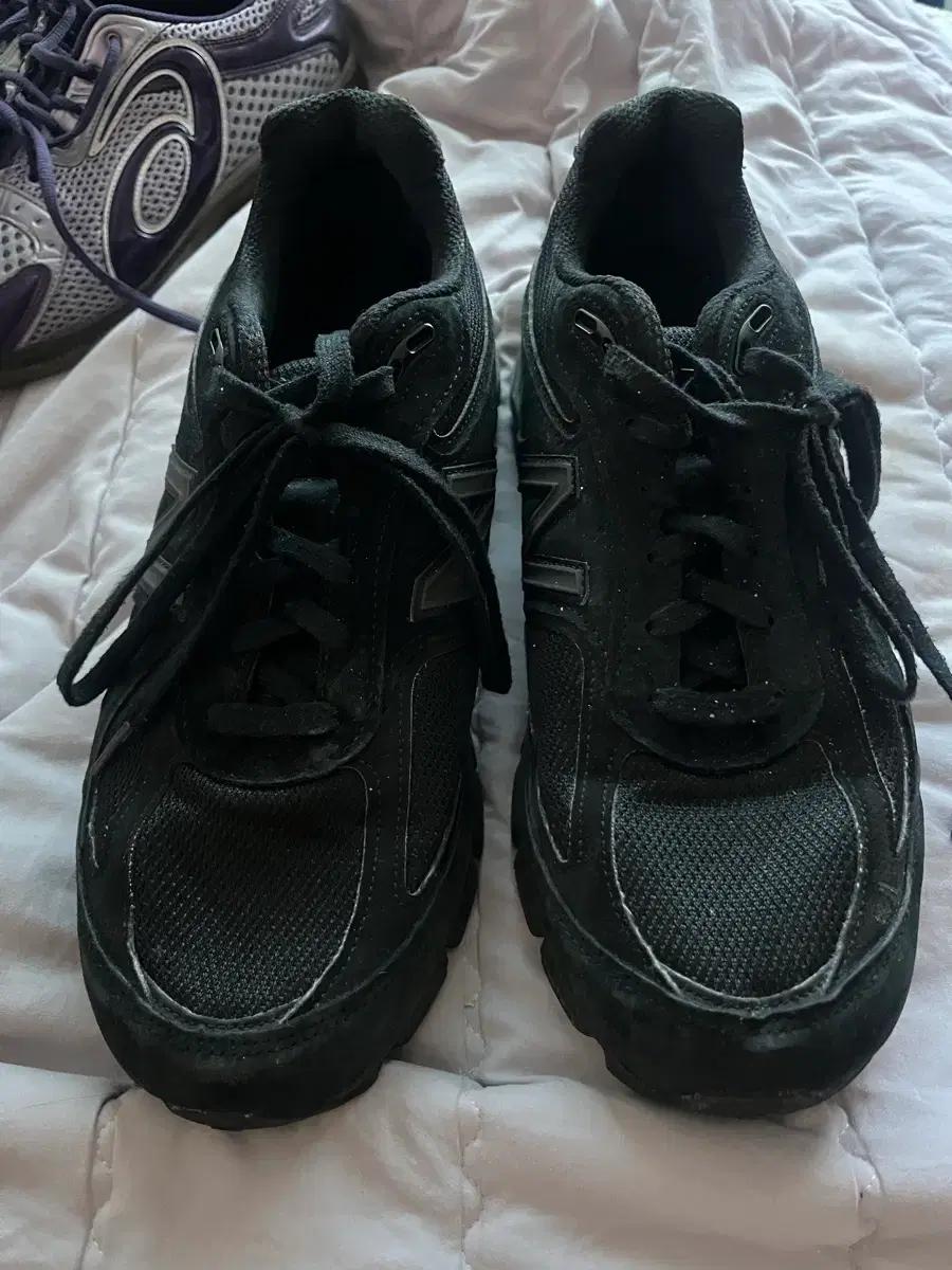 뉴발란스 990v4 트리플블랙 4e 290