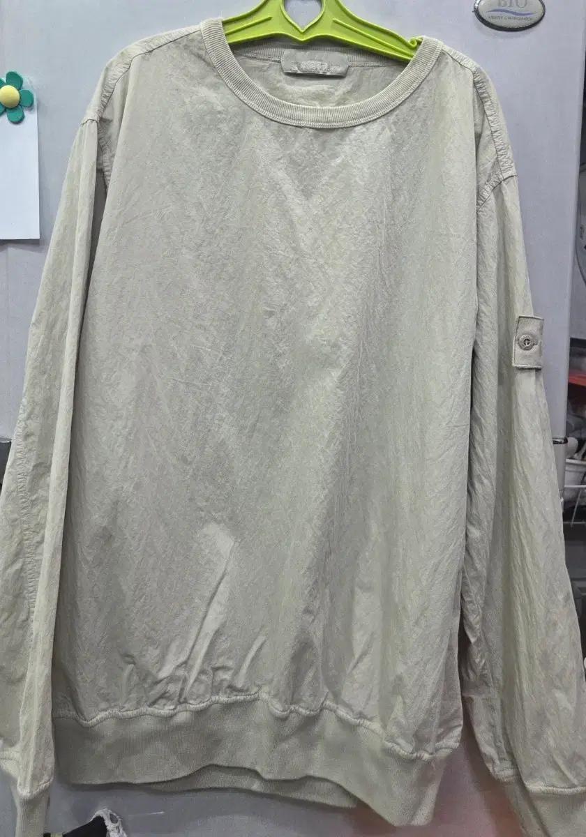 스톤아일랜드 고스트피스 맨투맨 L