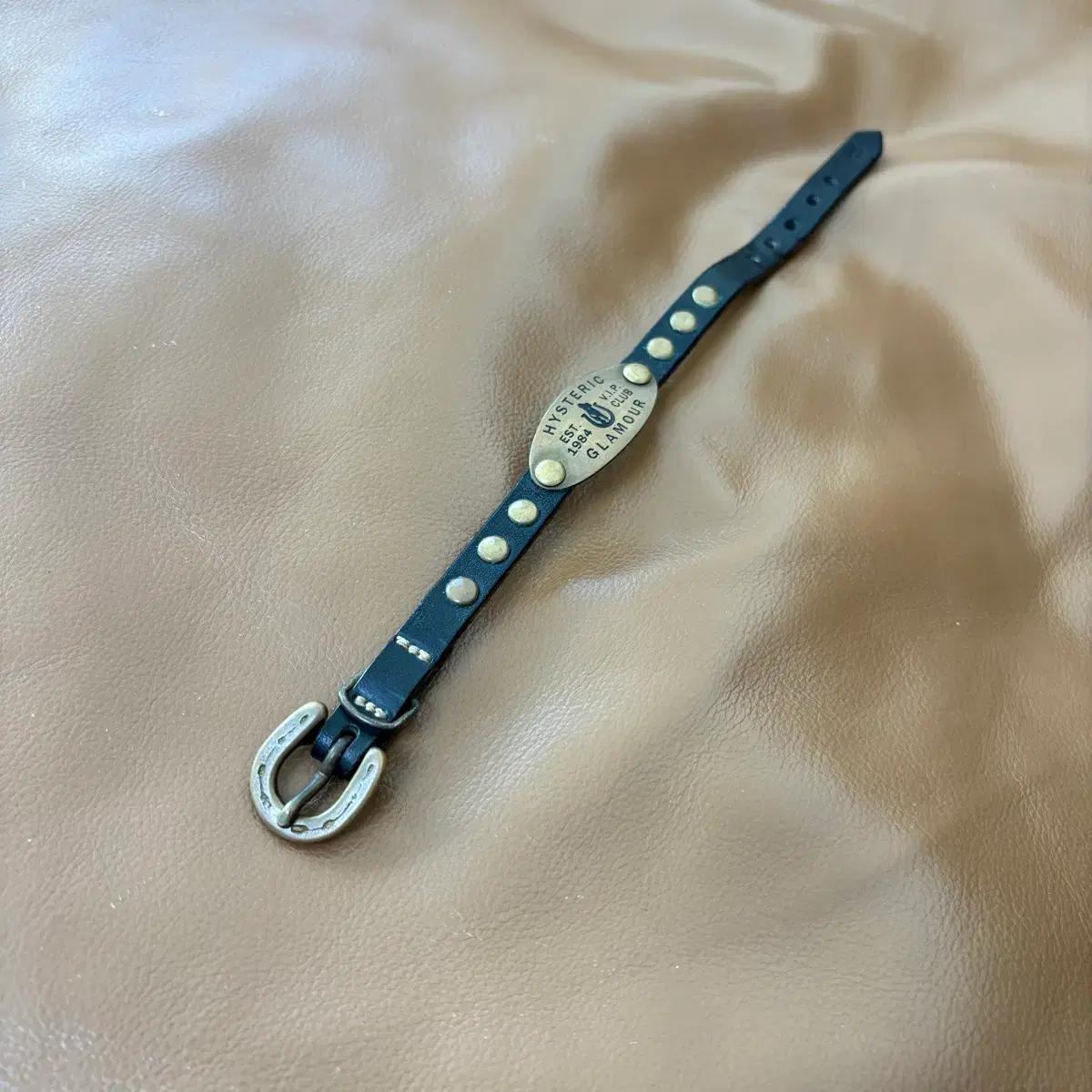 히스테릭글래머 이태리 레더 팔찌 도그태그 브레스