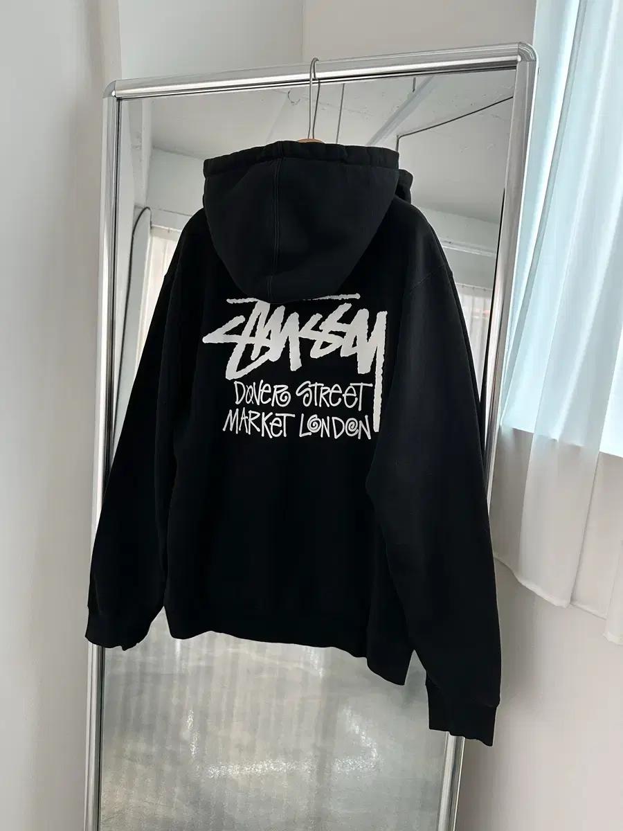 Stussy x DSM 스투시 도버스트릿마켓 런던 스탁 블랙 후디 L
