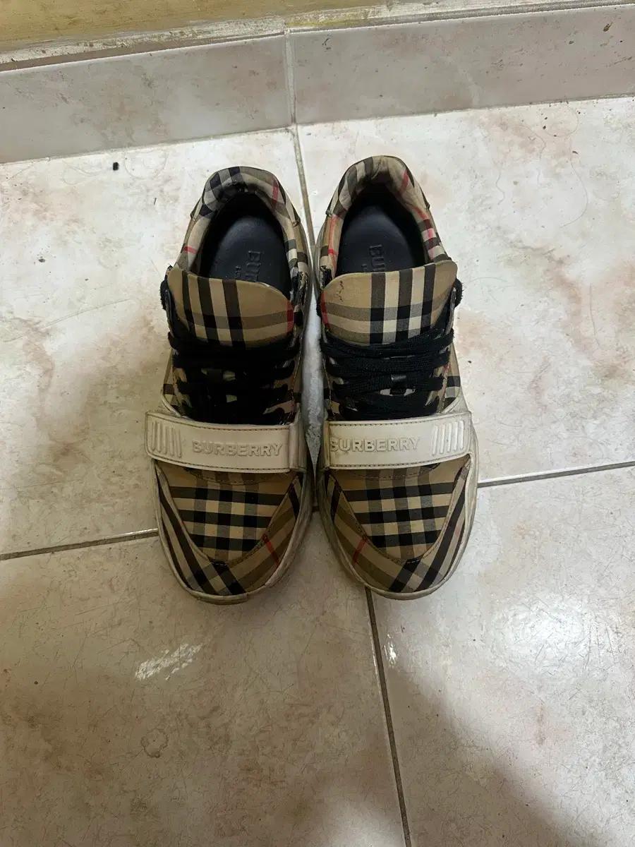 버버리 몽클 조던 신발팔아요