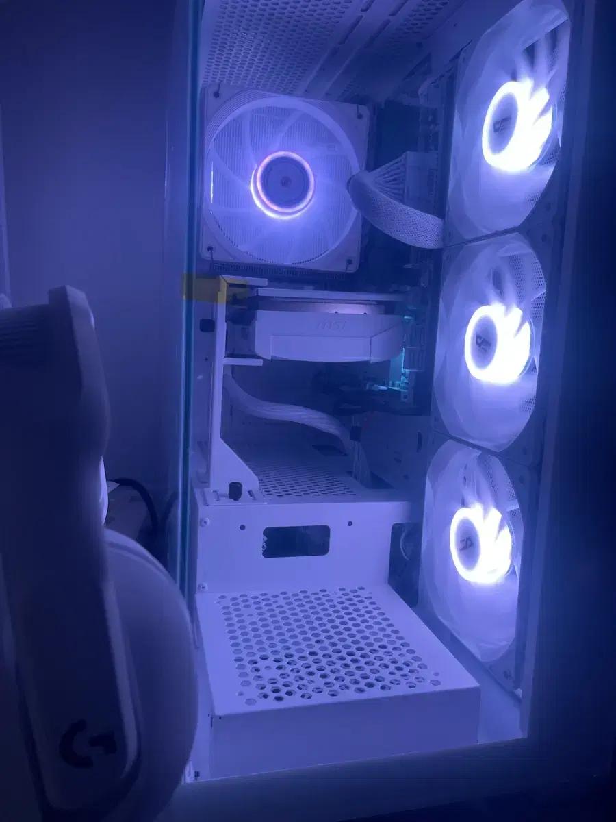 9800x3d 5070 RAM 64gGB 고사양 컴퓨터 싸게팔아요