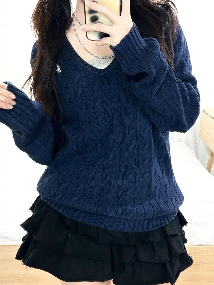 폴로 화이트포니 네이비 브이넥 케이블니트