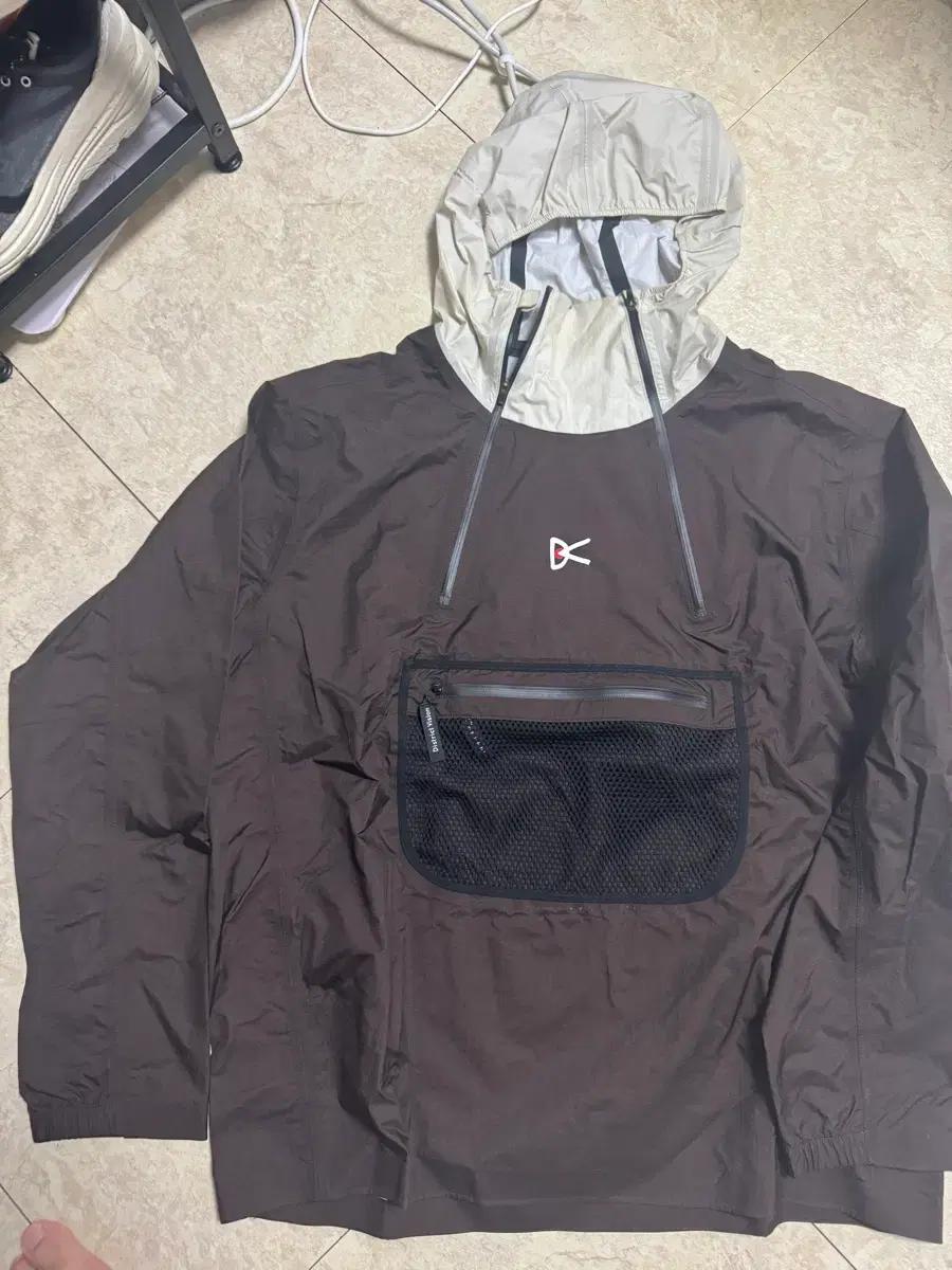 디스트릭트비전 vassa 3L 아노락 XL
