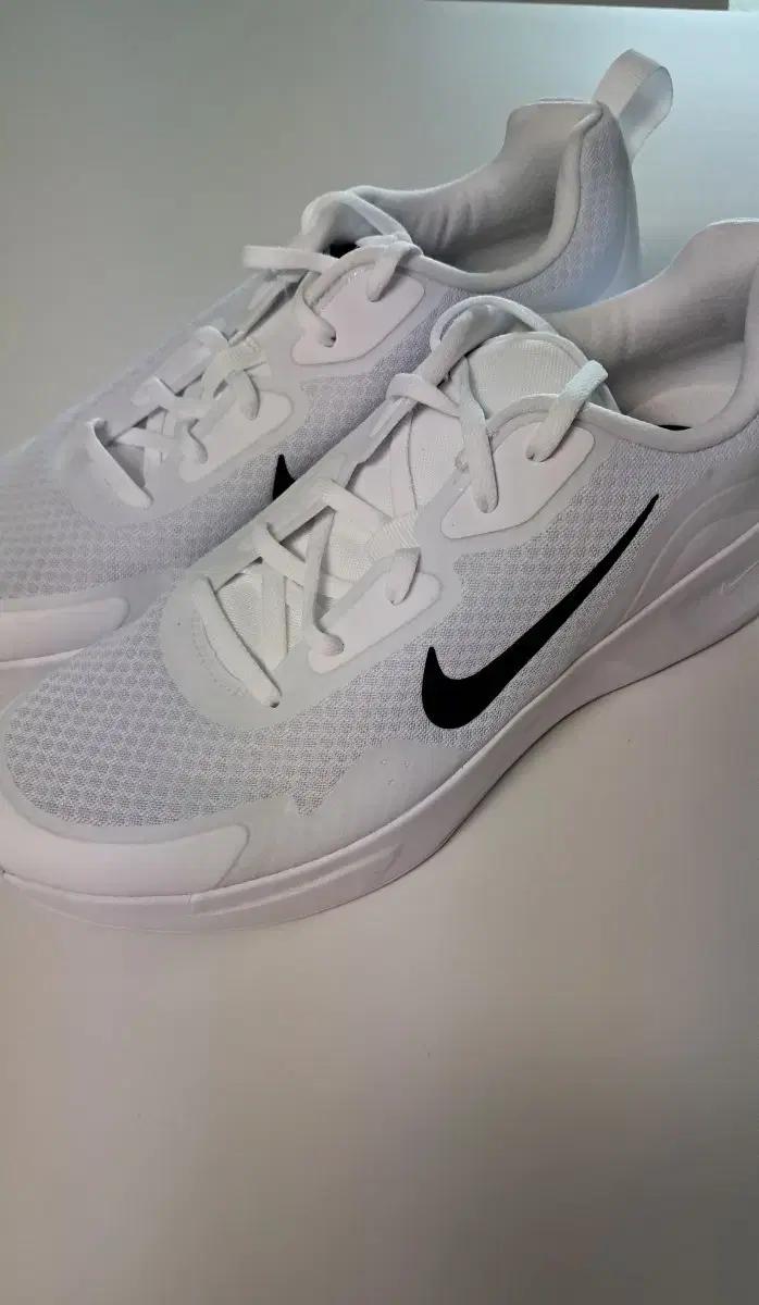 나이키 남자 운동화 285사이즈 새상품 판매합니다!