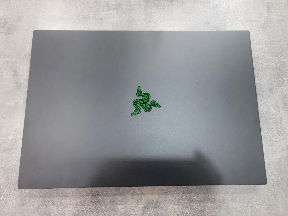 레이저 블레이드 18 i9 14900HX 32GB RTX4080