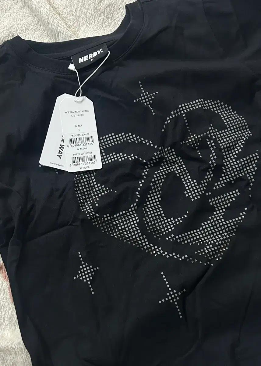 널디 스파클링 하트 반팔티 (새상품)