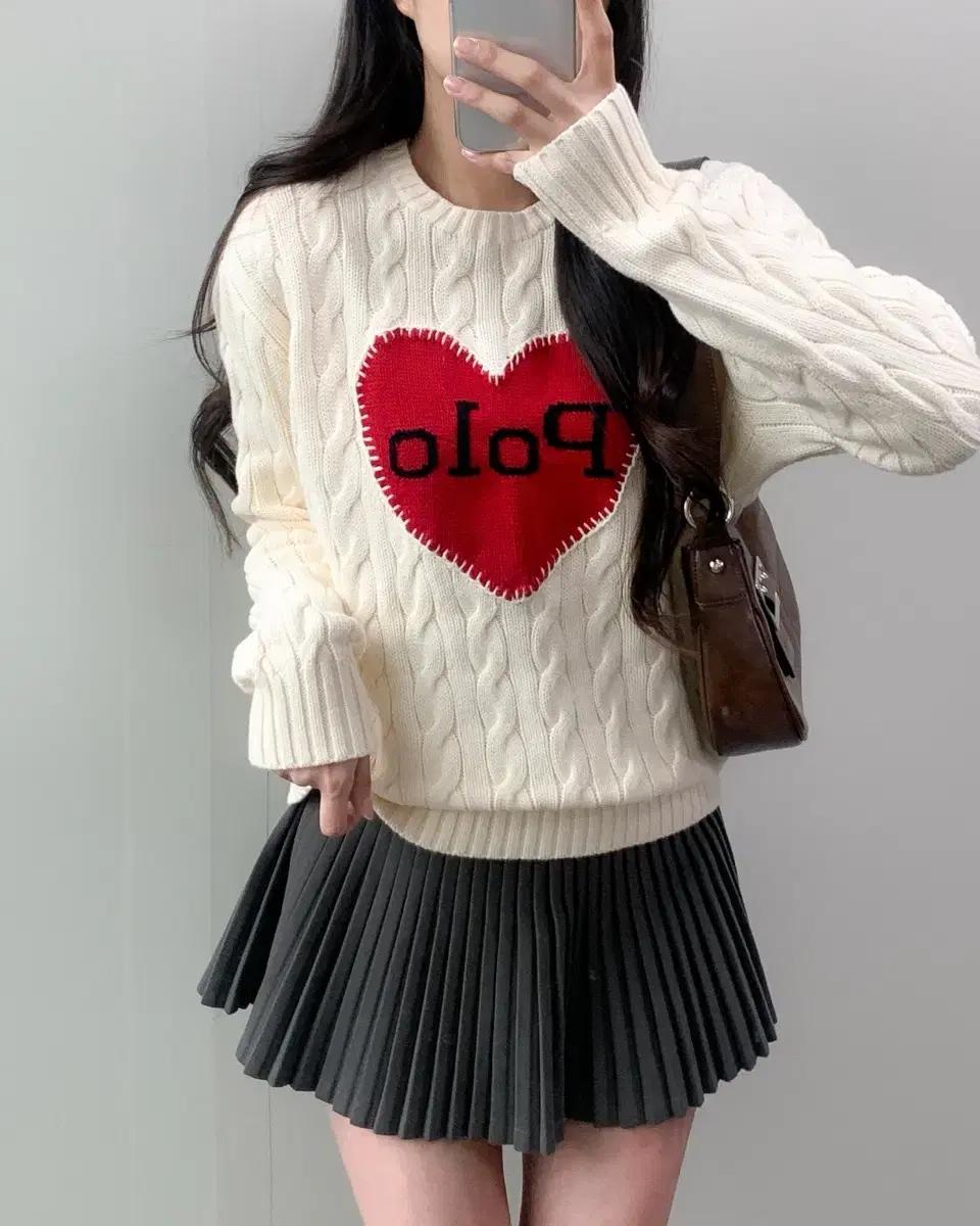 폴로 하트 니트