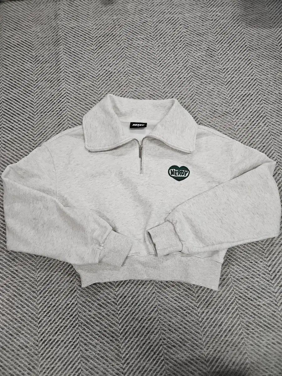 널디 수플레 크롭 하이 맨투맨 S