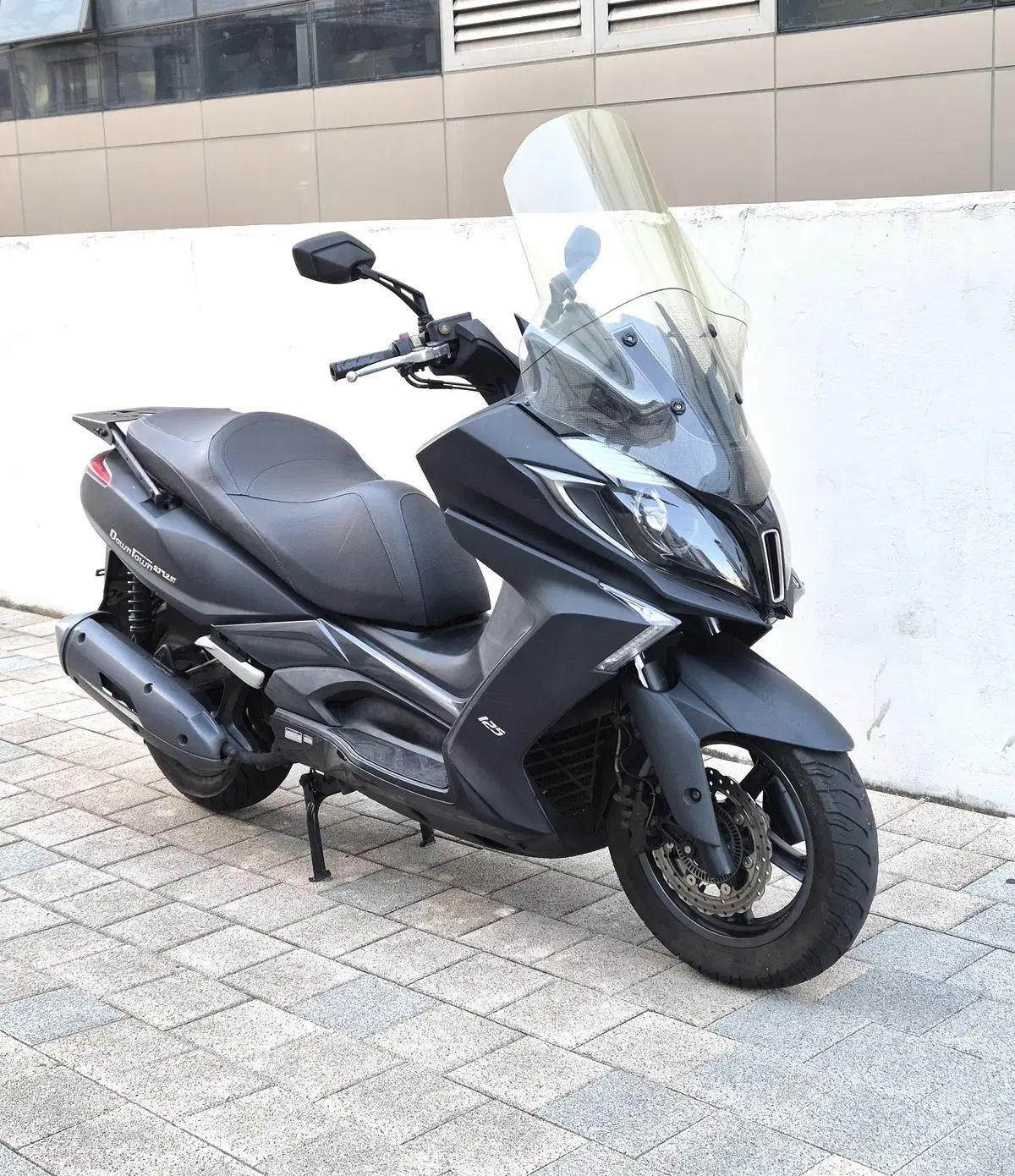 2017년식 킴코 다운타운st 125i 판매합니다.