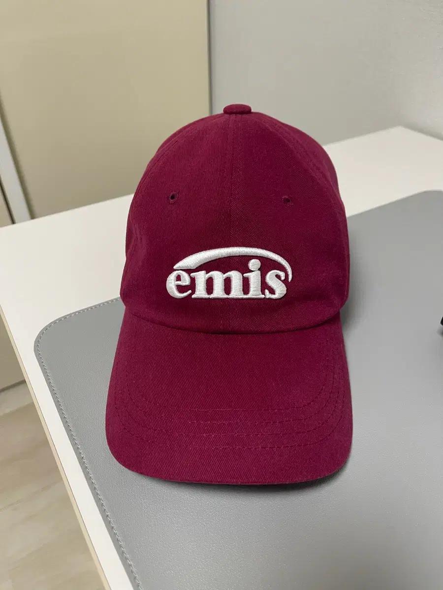 이미스(emis) 볼캡 버건디(정품/사용감 없는 새상품)