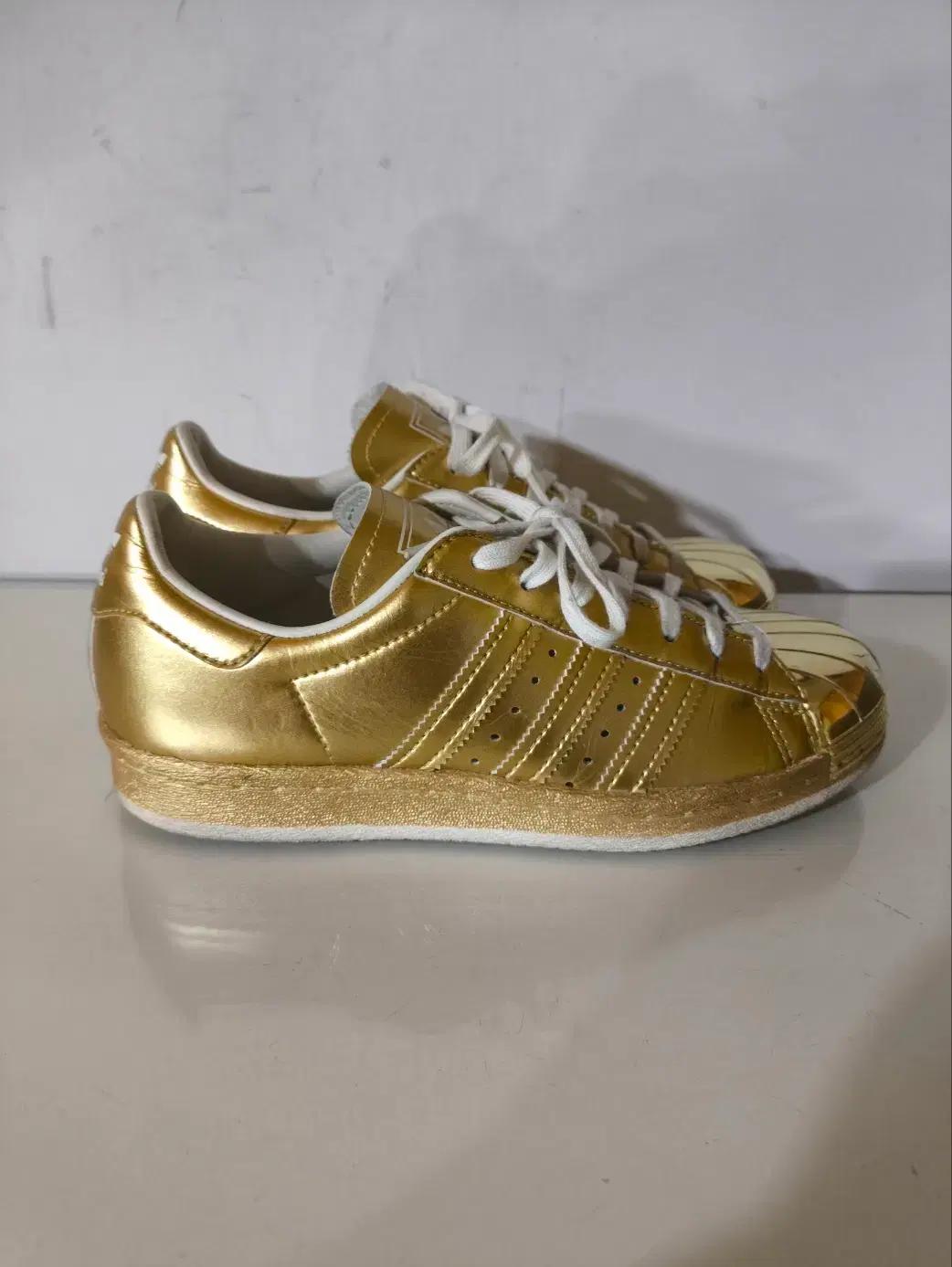 220mm 아디다스 슈퍼스타 80s 메탈릭 골드 스니커즈