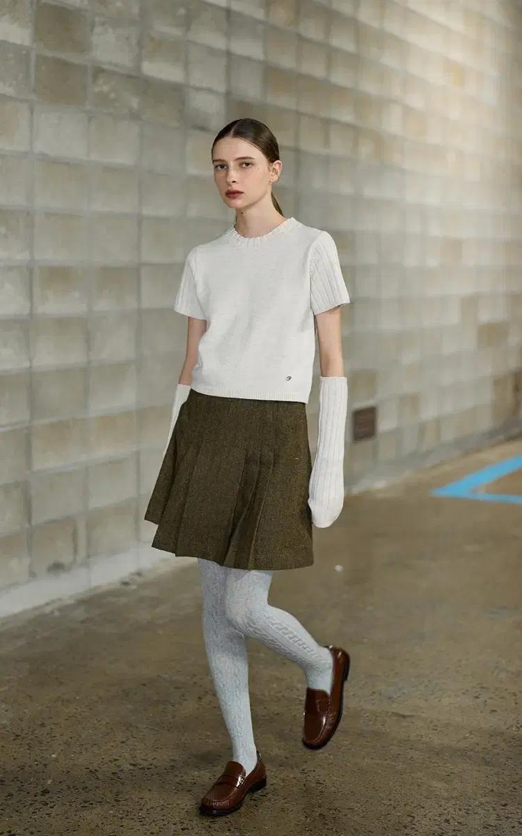 제너럴아이디어 뉴클래식 울 플리츠 미니스커트