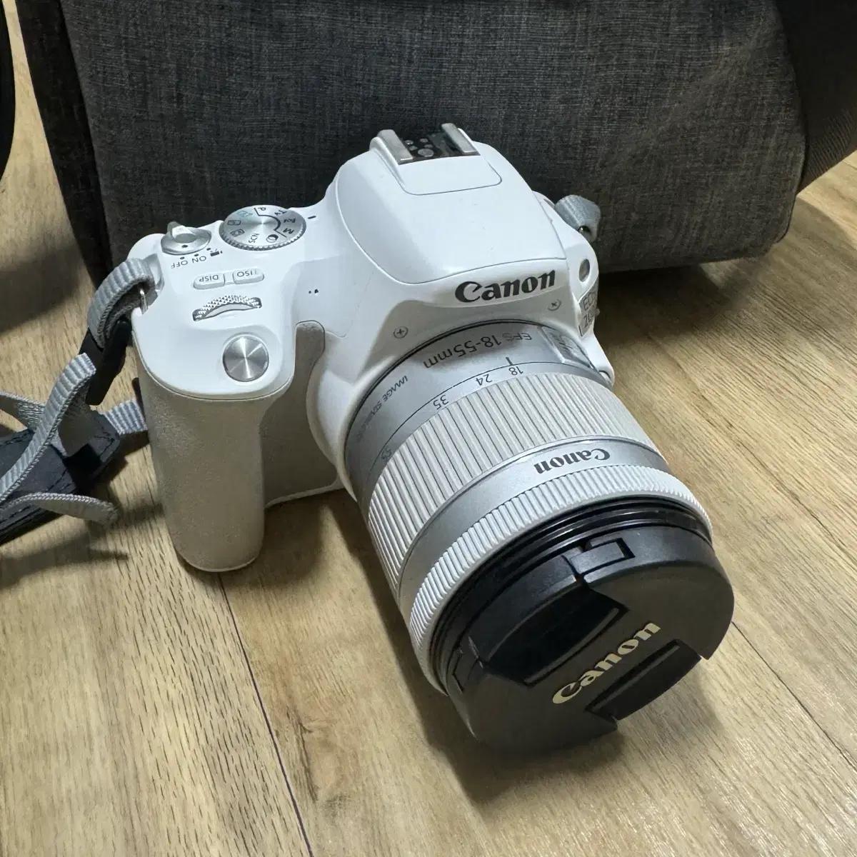 캐논 EOS 200D 화이트 + 가방 + 충전기