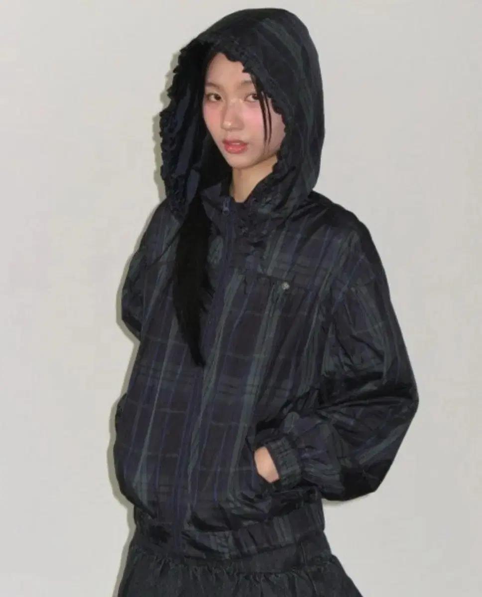 론론 체크 프릴 바람막이 점퍼