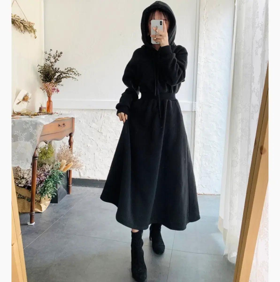 무배&택포#거의새상품#안감기모롱후드플레어원피스#원가23,000원