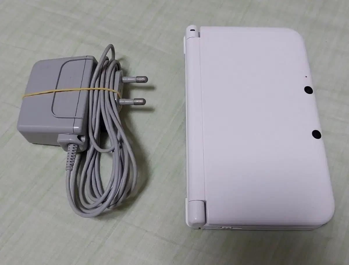 닌텐도 3ds xl 화이트 팝니다