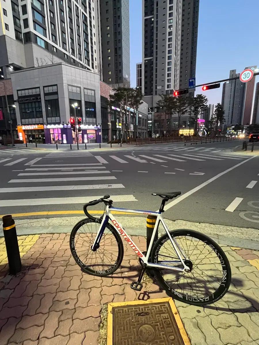 콘스탄틴 디스페랄
