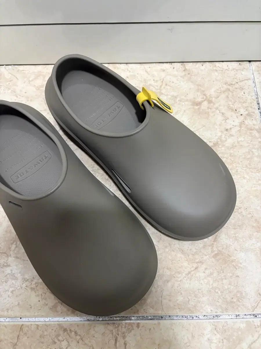 토앤토 슬리퍼 뮬 260