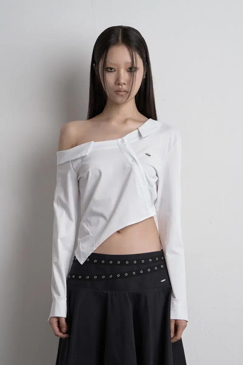 새상품)시너진 FLOW UNBALANCED CROP SHIRT WHITE