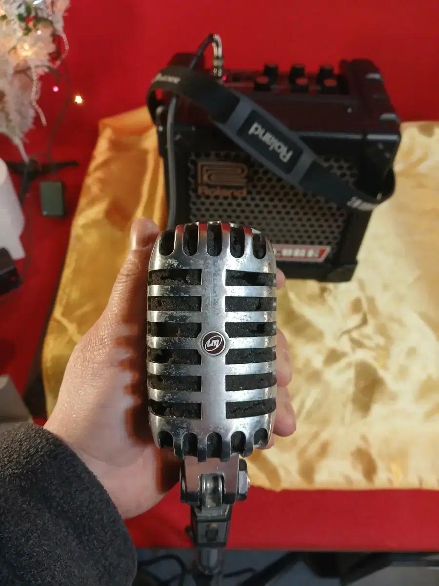 슈어 GM55 마이크와 롤렌드 엠프