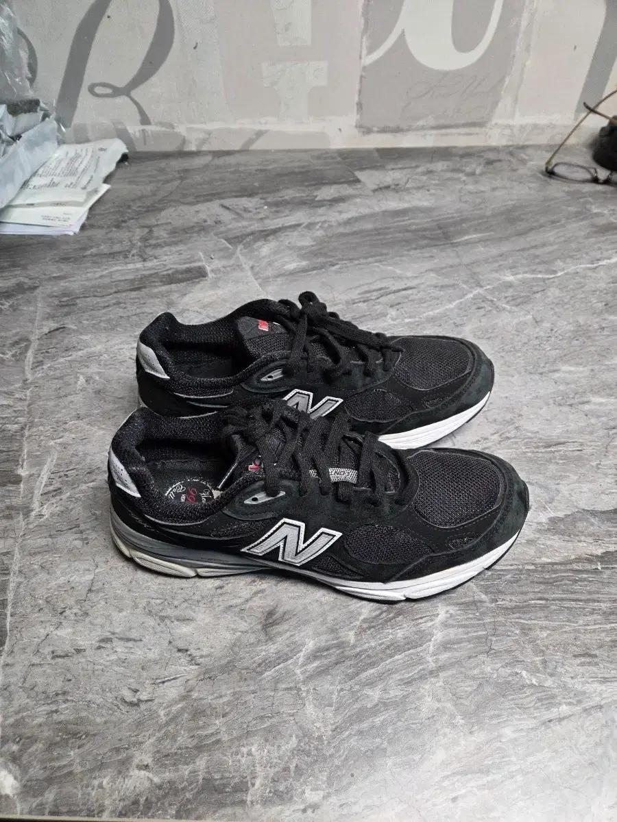 뉴발란스 v3 990블랙 280