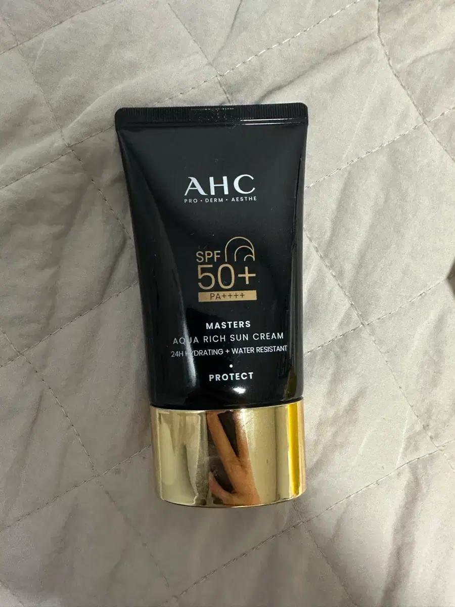 AHC 아쿠아 선크림 SPF50+ PA++++